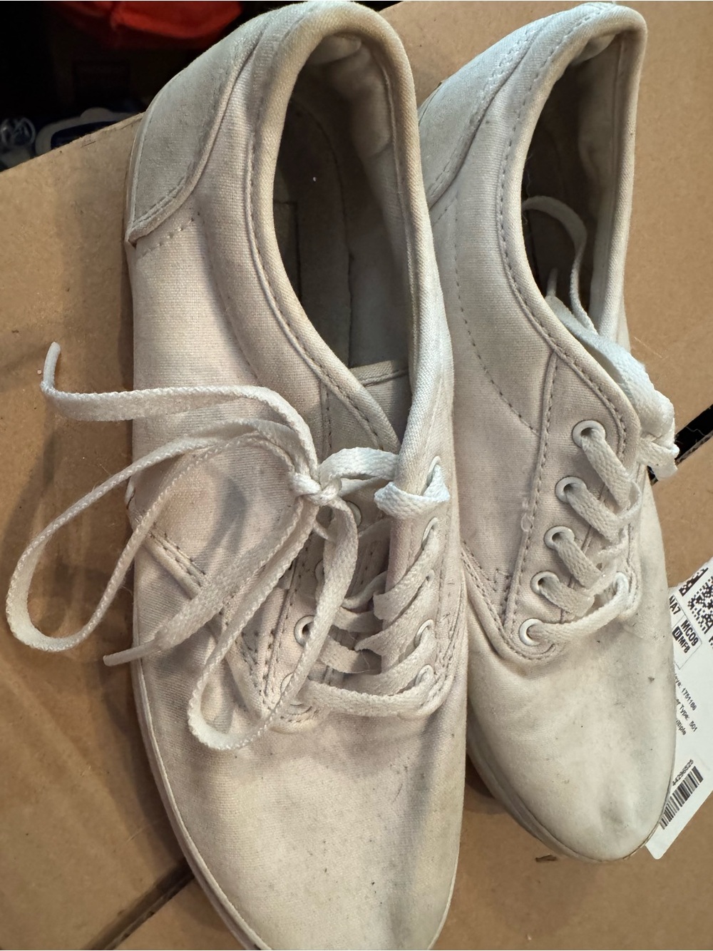 VANS Women's White Canvas Lace-Up Fashion tennis shoes size 7